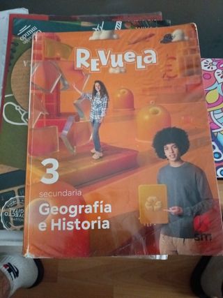 Geografía e Historia. 3 Secundaria. Revuela