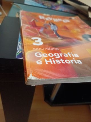 Geografía e Historia. 3 Secundaria. Revuela