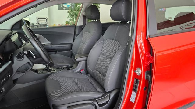 Kia Niro 1.6 GDi HEV 104kW (141CV) Concept