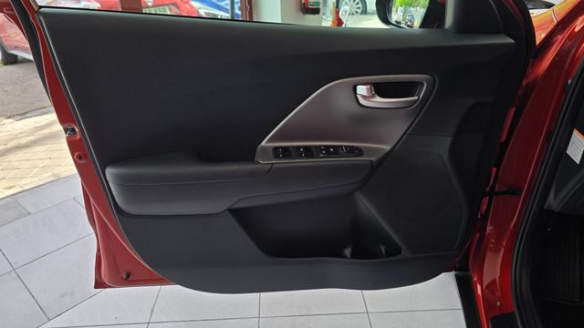 Kia Niro 1.6 GDi HEV 104kW (141CV) Concept