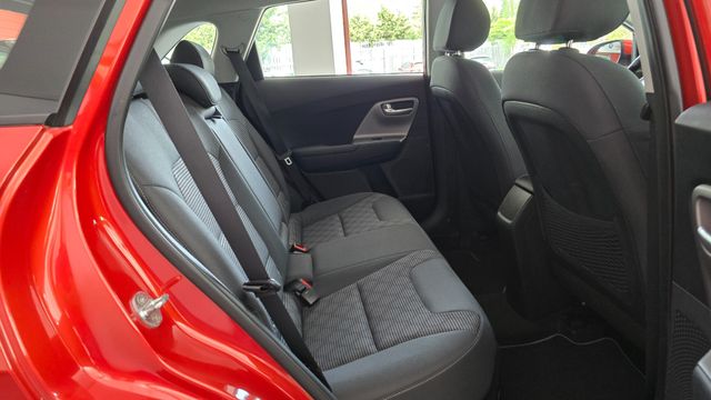 Kia Niro 1.6 GDi HEV 104kW (141CV) Concept