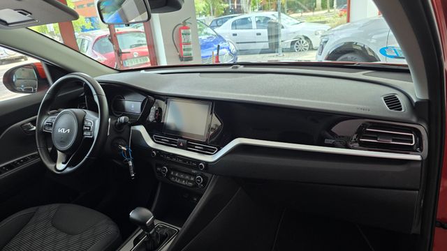Kia Niro 1.6 GDi HEV 104kW (141CV) Concept