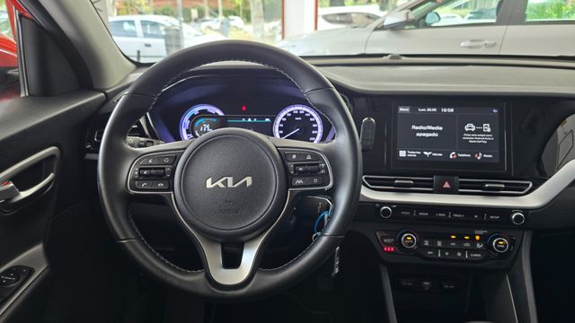 Kia Niro 1.6 GDi HEV 104kW (141CV) Concept