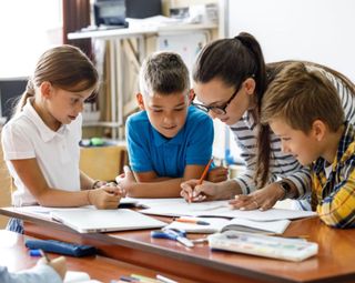Canguro, clases de repaso a primaria