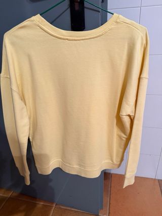 Sudadera amarilla Zara