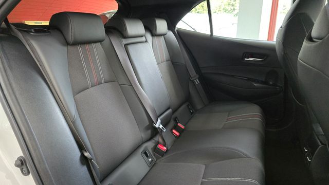 Toyota Corolla 2.0 180H GR-SPORT E-CVT
