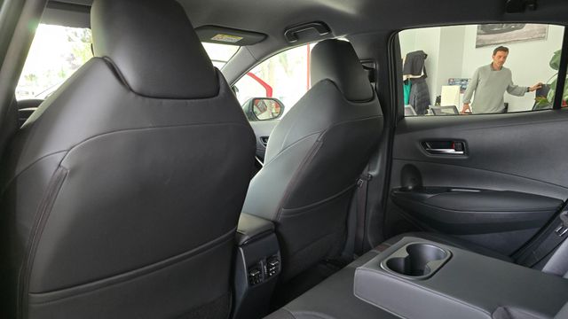 Toyota Corolla 2.0 180H GR-SPORT E-CVT
