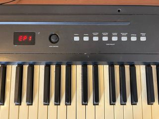 Ringway RP-20: Piano Digital