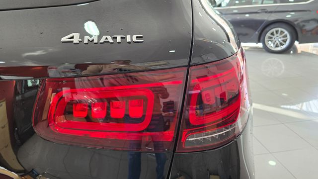 MERCEDES Clase GLC GLC 300 de 4MATIC