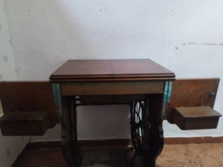 Máquina Coser Antigua de Madera