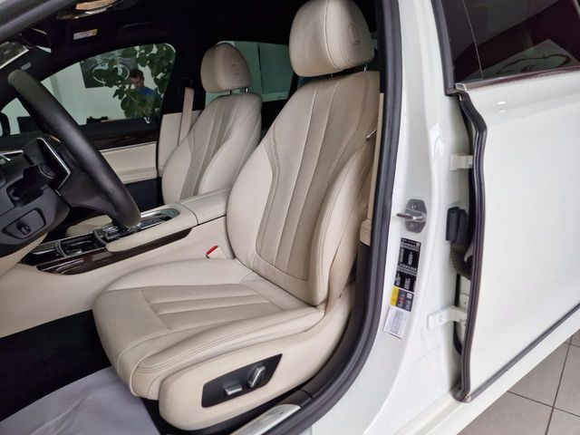 BMW Serie 7 745e