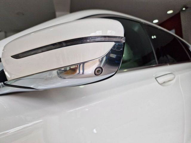 BMW Serie 7 745e