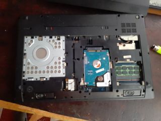 Portátil Lenovo 15" Negro a reparar. No enciende 