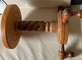 Portafiori in legno fatto a mano. 