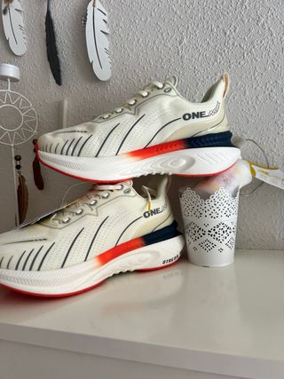 Zapatillas Onemix Running - crema