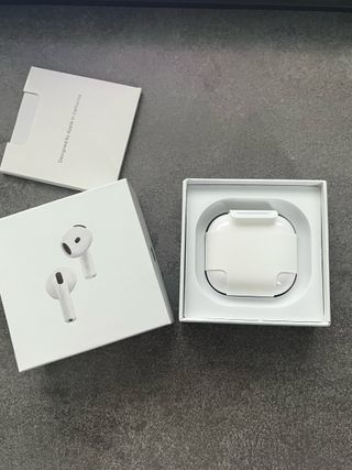 Apple AirPods 4 ANC bianchi