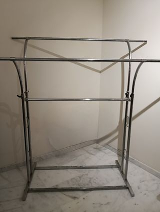 Perchero 3 barras metal plateado