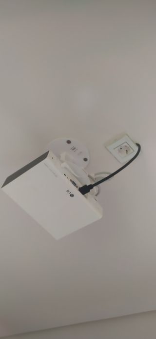 Proyector LG blanco - Soporte techo