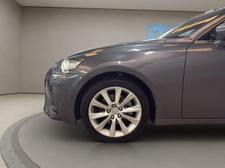 Lexus IS 2.5 300h Executive Navibox