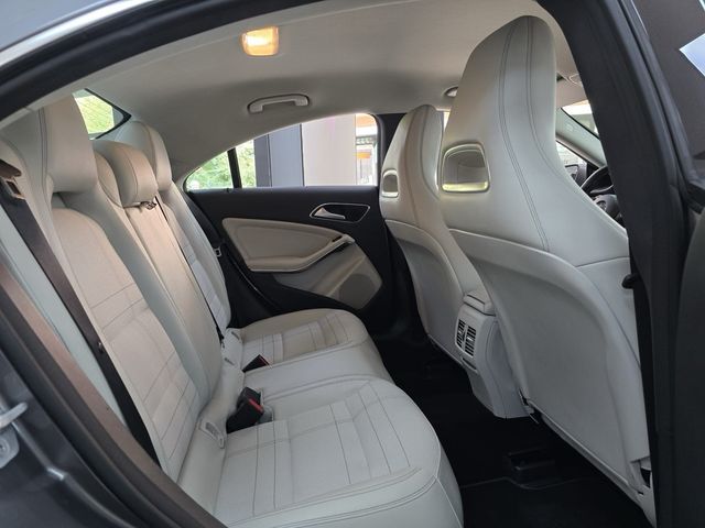 Mercedes-Benz Clase CLA 200 2015