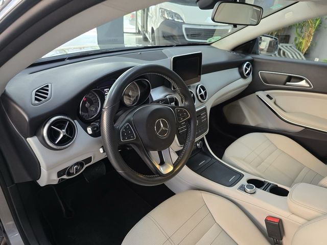Mercedes-Benz Clase CLA 200 2015