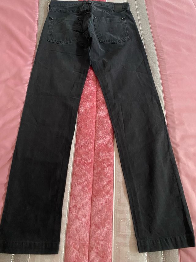 Pantalón Hugo Boss negro, talla41cm de cintura