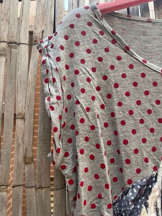 Camiseta lunares roja y gris print DOLORES 