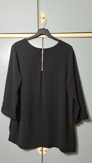 Blusa negra elegante