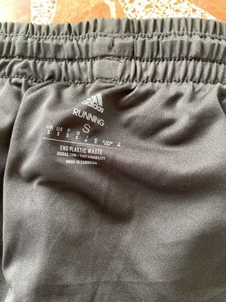 Shorts running Adidas negros