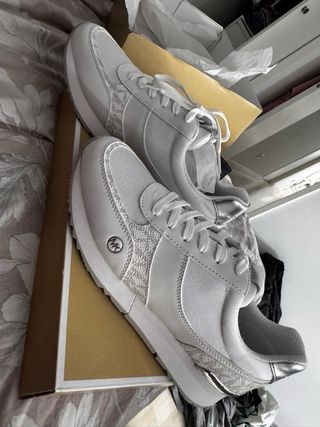 Zapatillas Michael Kors blancas originales 