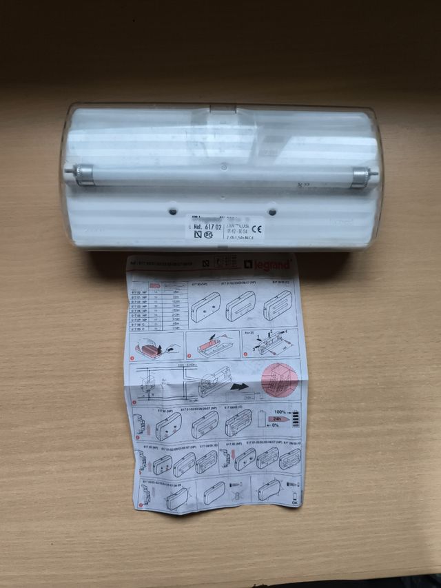 Luz emergencia Legrand 61702