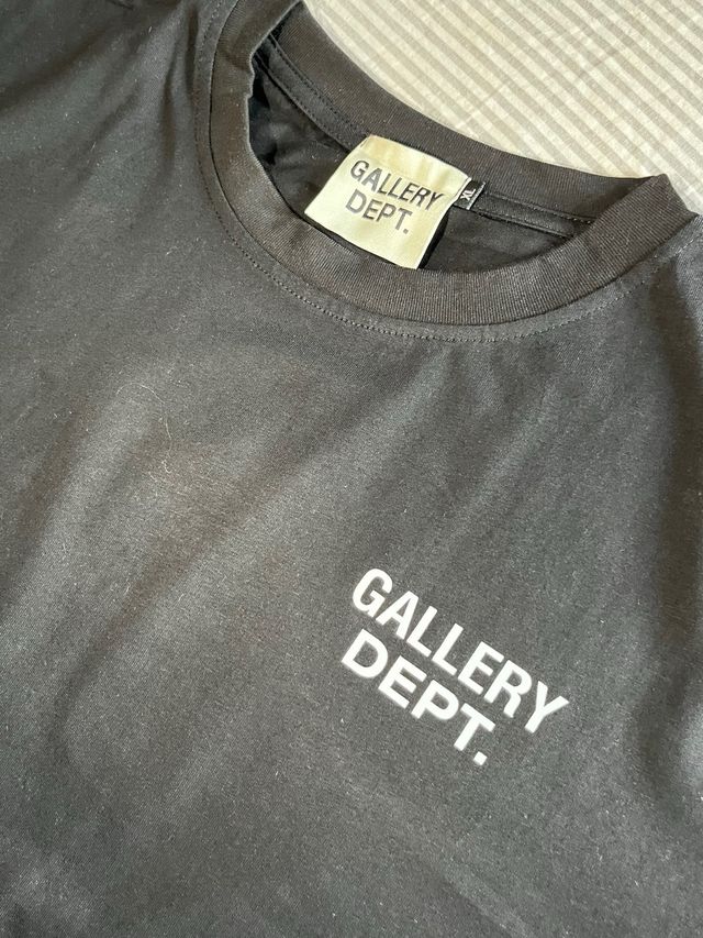Camiseta Gallery Dept. negra