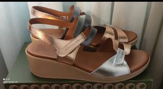 Sandalias piel doradas y plateadas