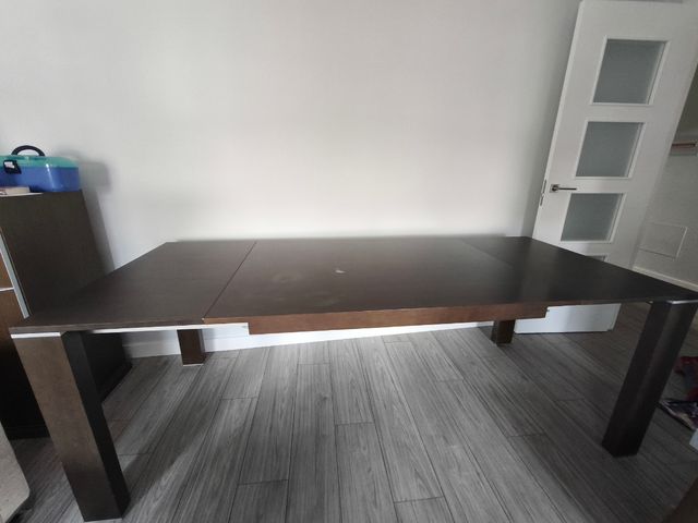 Mesa comedor extensible marrón