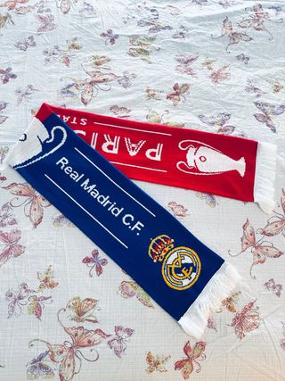 Bufanda final “Real Madrid CF - Liverpool FC”.