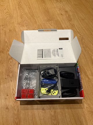 Nintendo Switch + Super Mario Odyssey