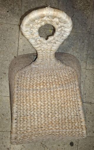 Mecedora mimbre beige