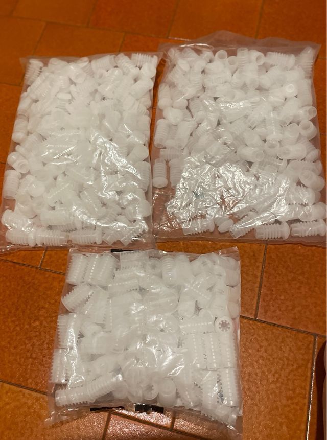 300 Tappi plastica bianchi