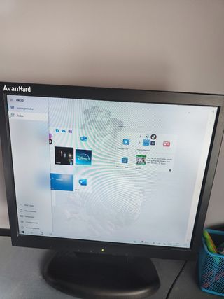PC sobremesa + teclado + ratón + monitor
