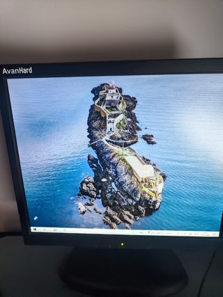 PC sobremesa + teclado + ratón + monitor