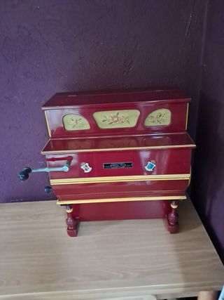 Organillo antiguo Bennevela