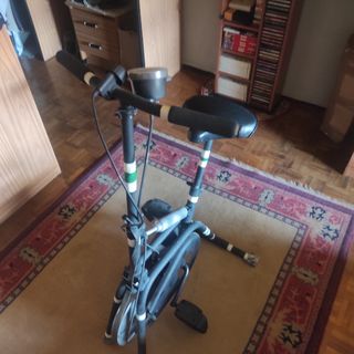 Bicicleta estática antigua