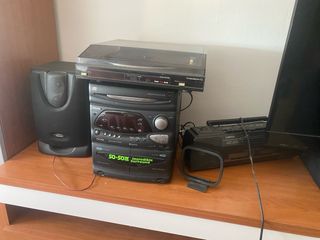 Minicadena Philips FW363 + 2 altavoces