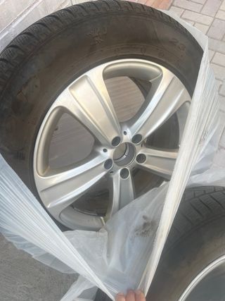 cubiertas con llantas del GLC 300, 18 pulgadas.