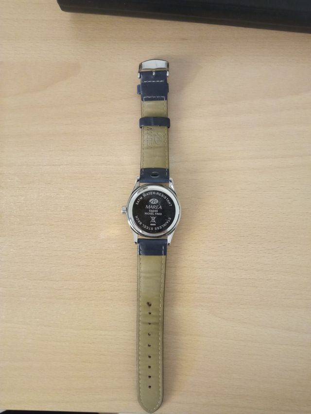 Reloj Marea - Negro y Plata