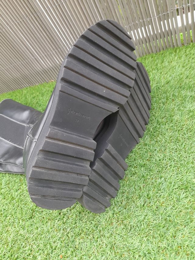 Botas altas Stradivarius negras