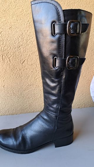 Botas altas piel negras