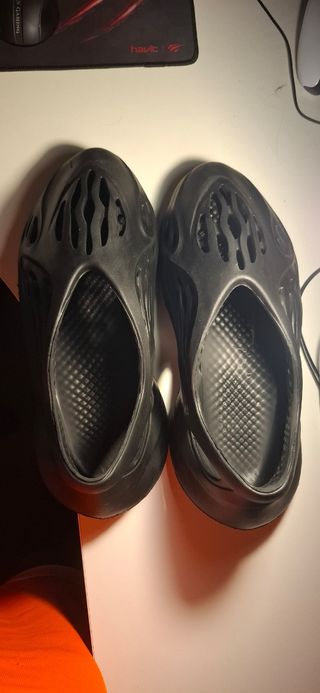 Chanclas Yeezy Foam - Negras