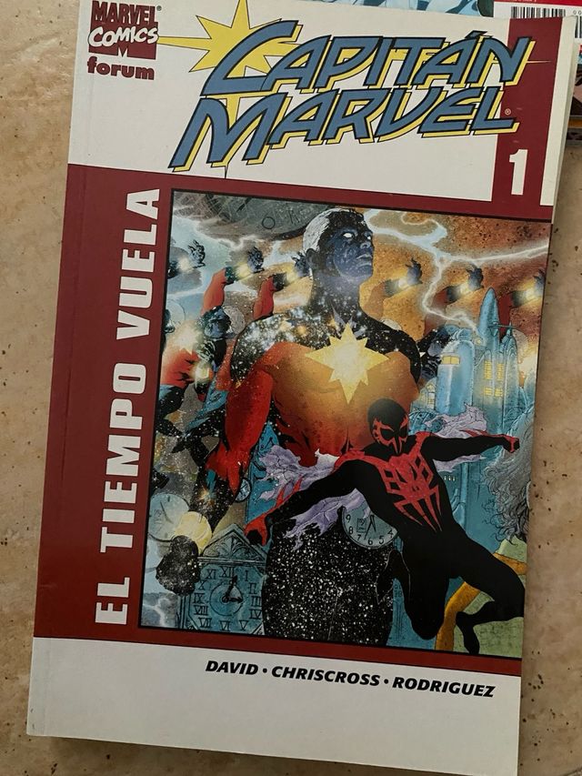 Tomos 1 y 2 Capitán Marvel de Peter David