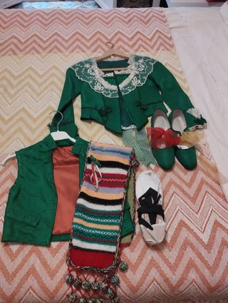 Corpiño fallera verde y zapatos 36